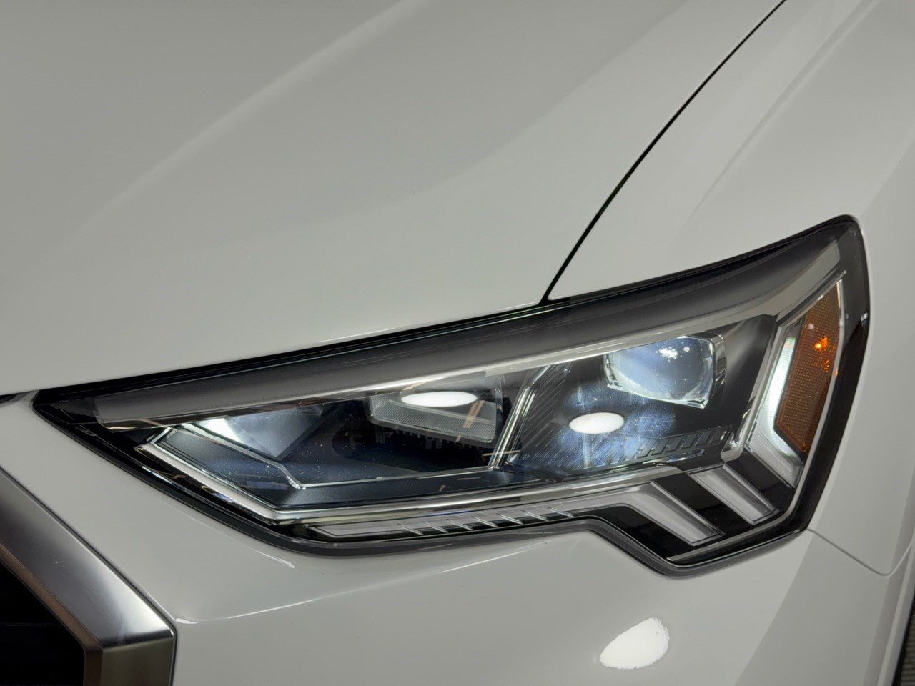 Certified 2025 Audi Q3 2.0T Premium w/ Convenience Package AWD/4WD image 12