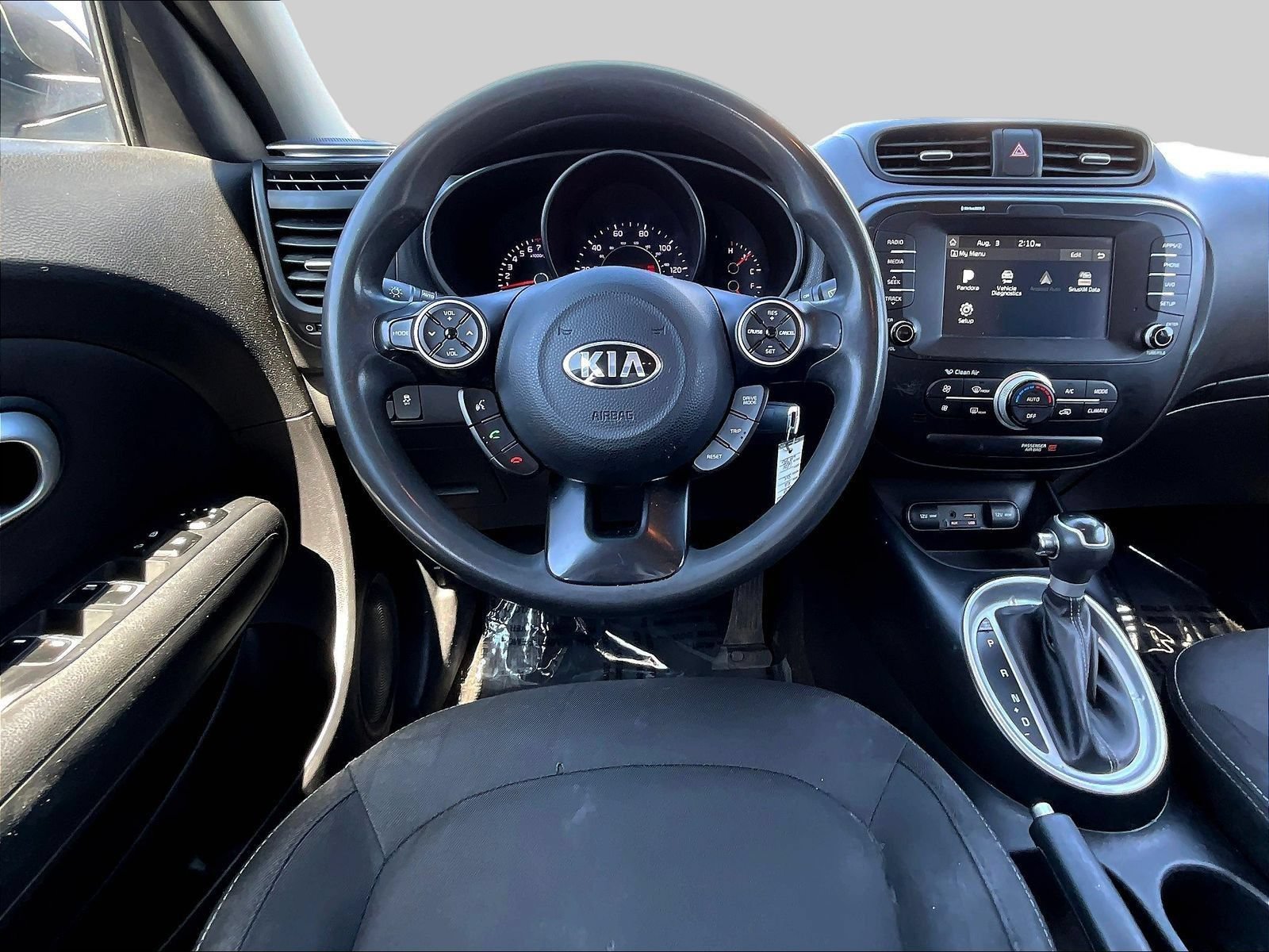 Used 2018 Kia Soul + FWD image 11