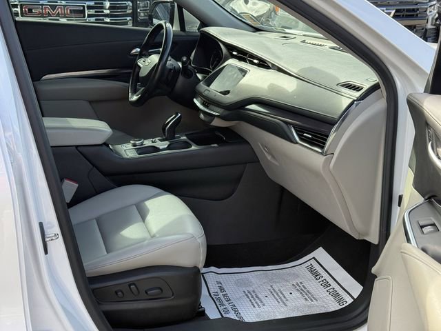 Used 2021 Cadillac XT4 Luxury w/ Driver Awareness Package FWD image 16