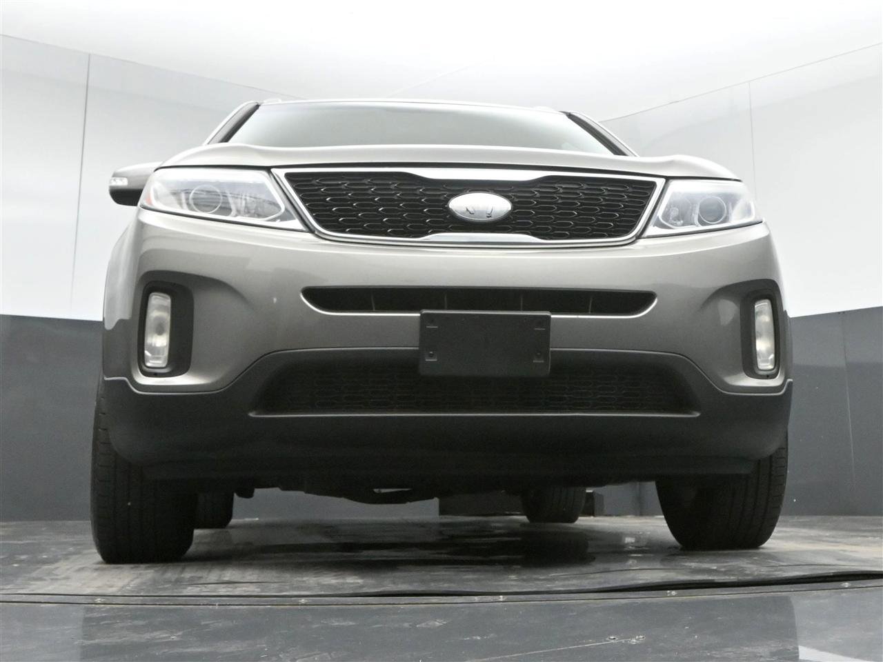 Used 2015 Kia Sorento LX image 29
