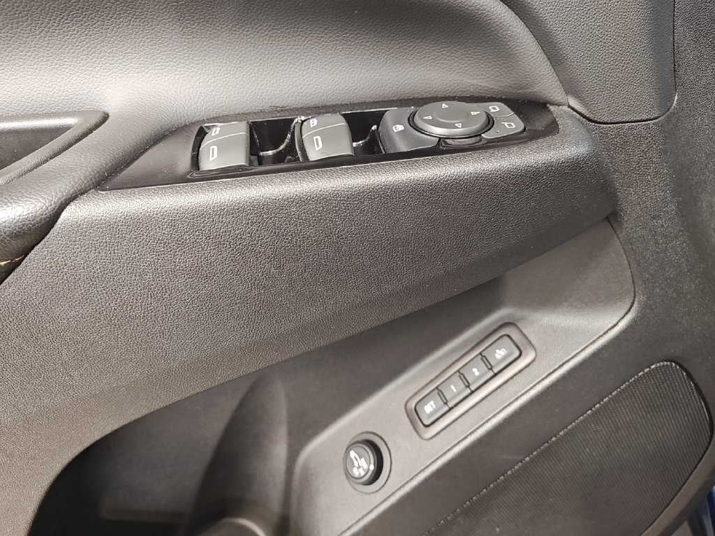 Used 2022 Chevrolet Equinox Premier AWD/4WD image 17
