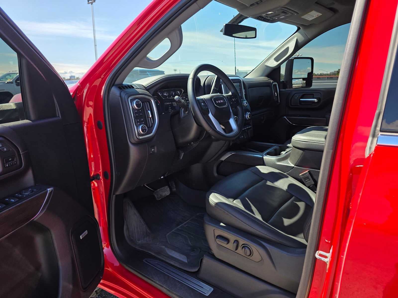 Used 2023 GMC Sierra 2500 SLT w/ SLT Premium Package AWD/4WD image 19
