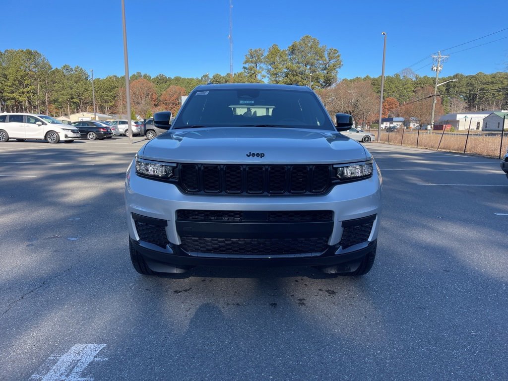 New 2025 Jeep Grand Cherokee L Altitude image 3