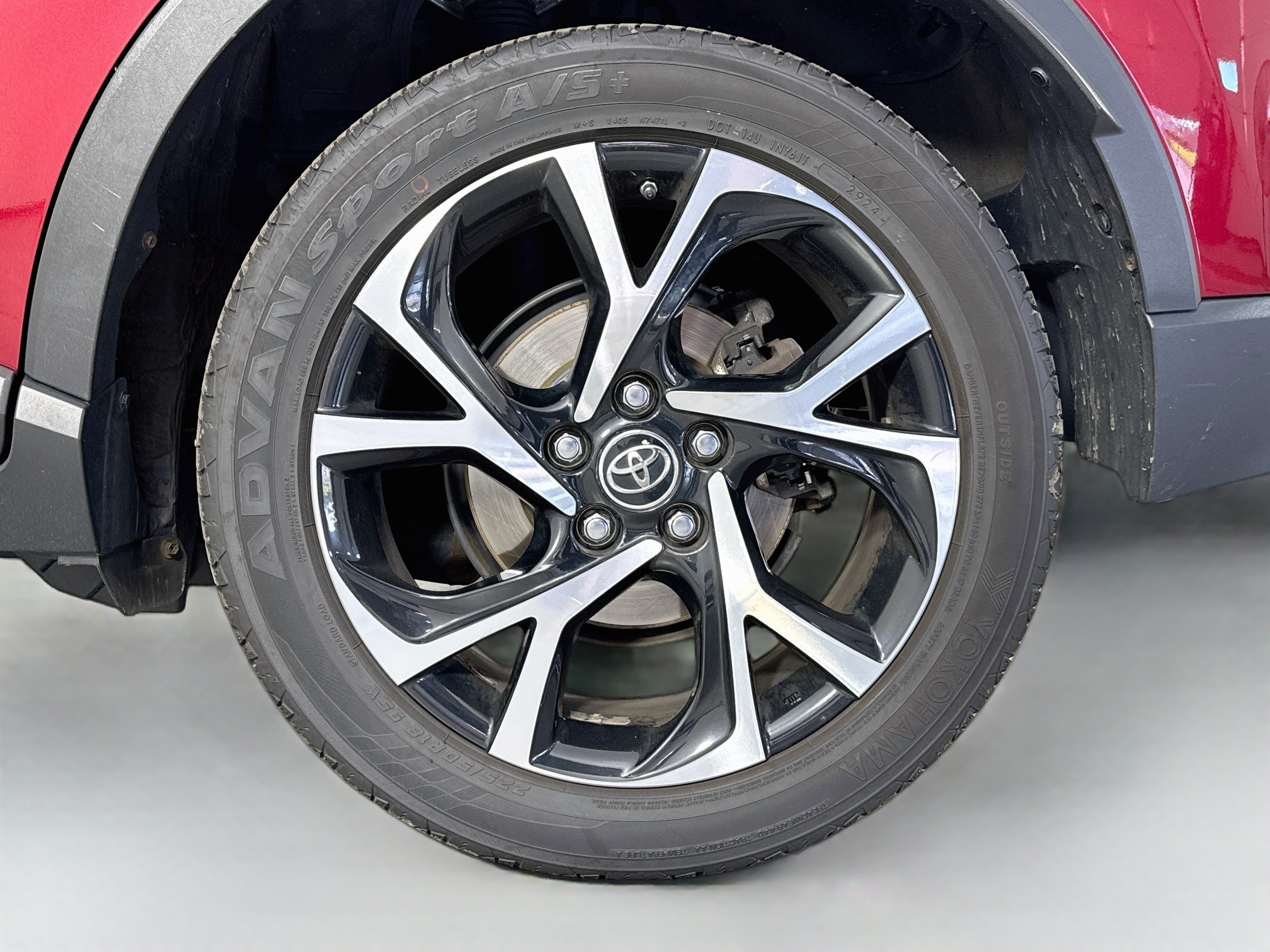 Certified 2018 Toyota C-HR XLE FWD image 30