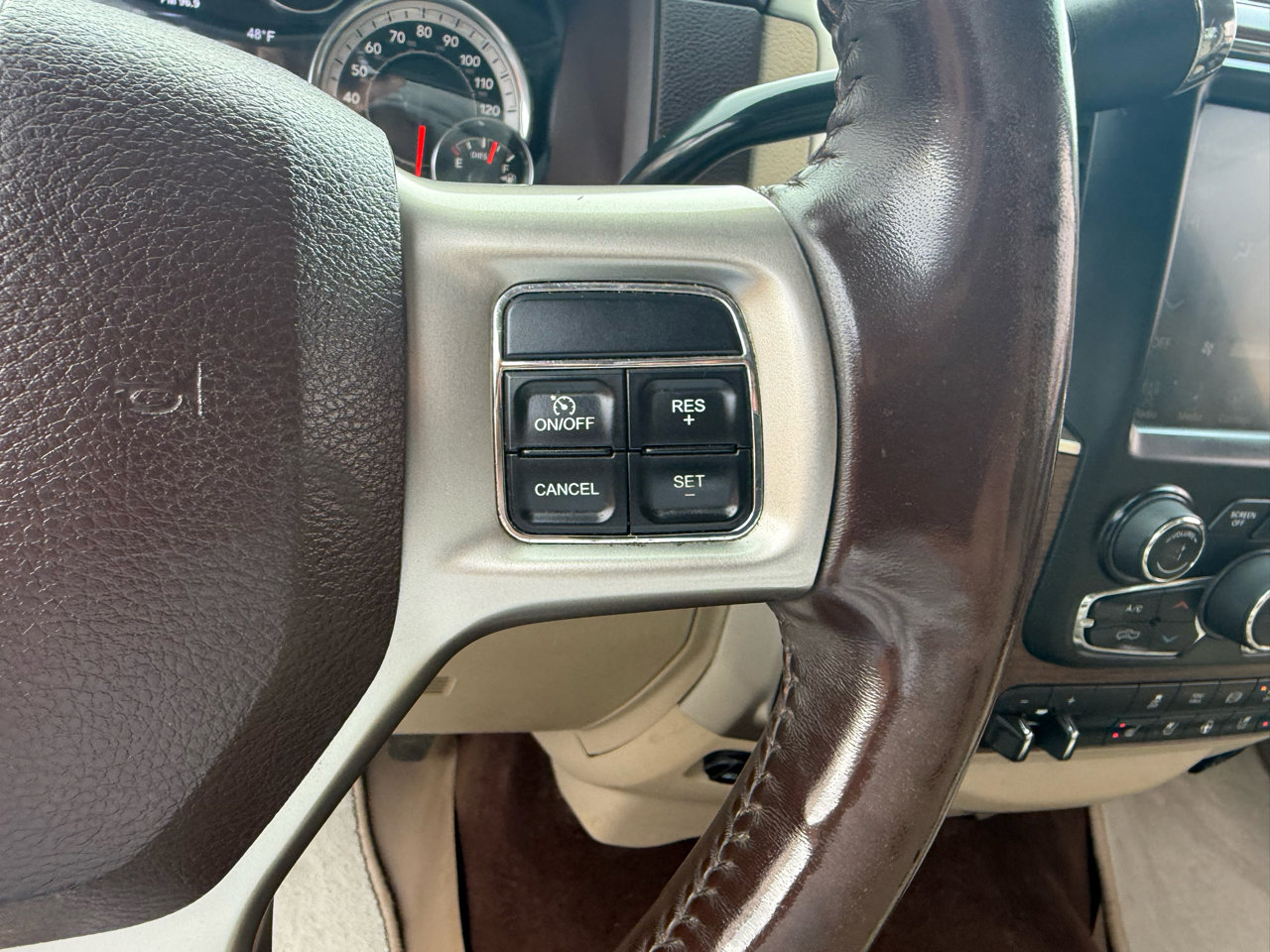 Used 2015 RAM 3500 Laramie w/ Convenience Group image 16