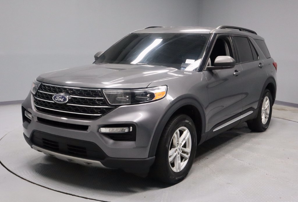 Certified 2023 Ford Explorer XLT w/ Equipment Group 202A AWD/4WD image 5