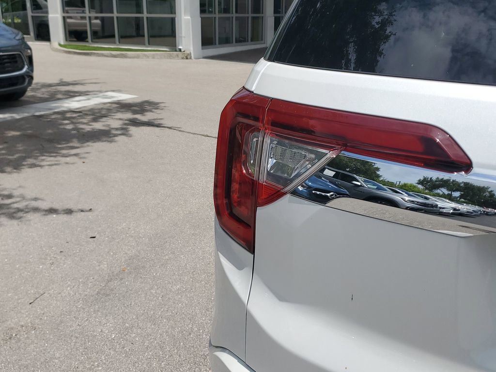 Certified 2021 GMC Acadia Denali w/ Denali Technology Package FWD image 28