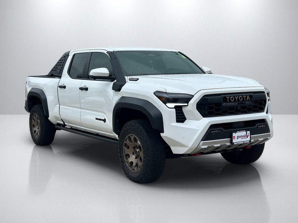 Used 2025 Toyota Tacoma 4x4 Double Cab Hybrid image 3