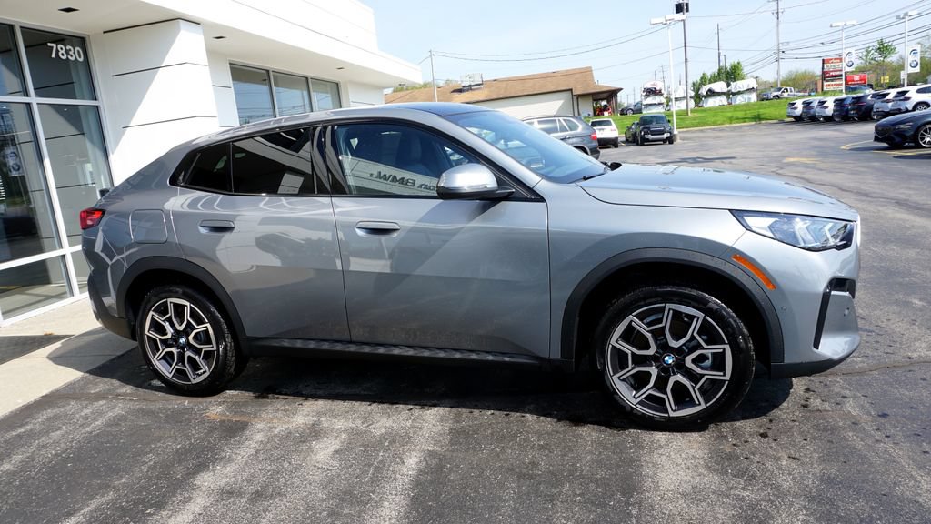 Used 2026 BMW X2 xDrive28i w/ Convenience Package AWD/4WD image 3