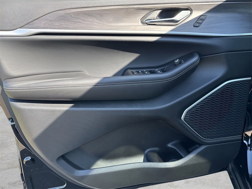 New 2025 Jeep Grand Cherokee Limited w/ Luxury Tech Group II image 21