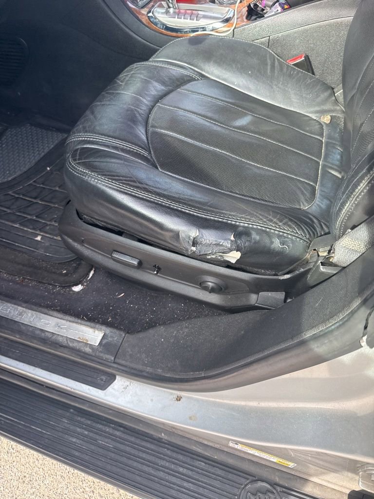 Used 2012 Buick Enclave Premium image 8