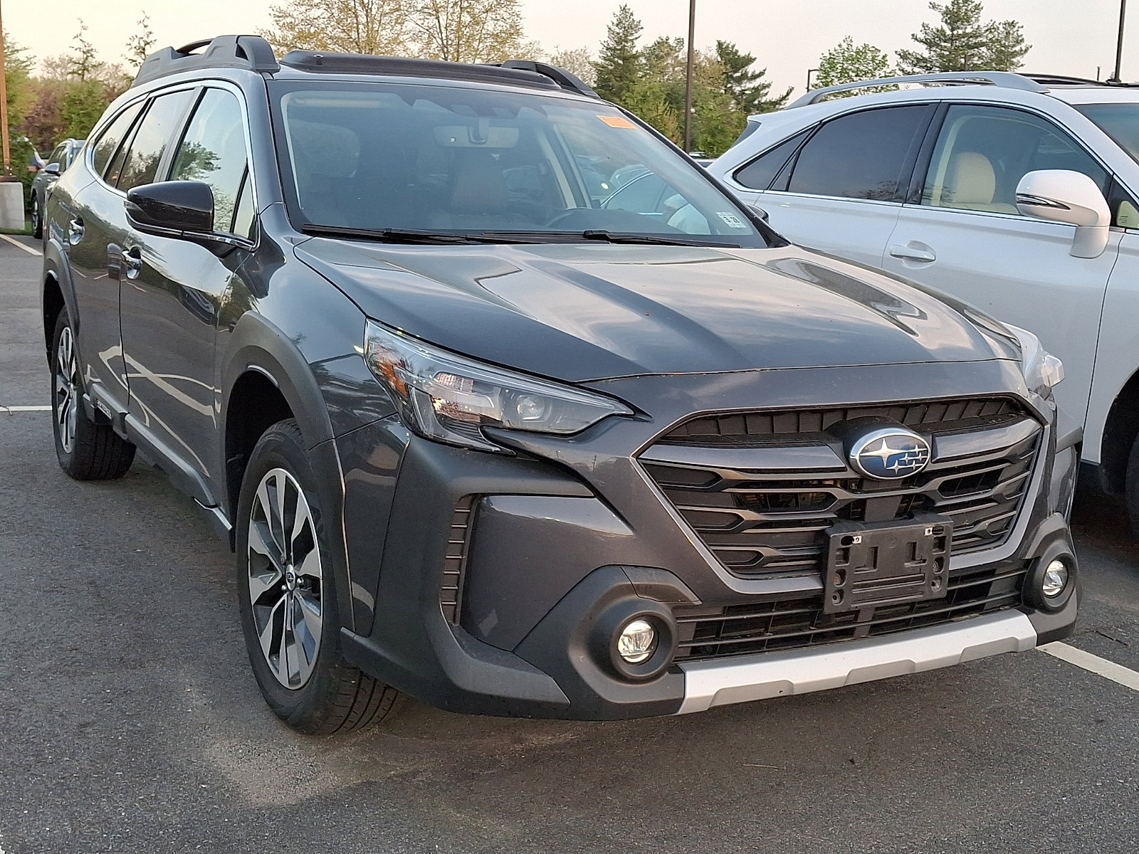 Used 2023 Subaru Outback Limited AWD/4WD image 5