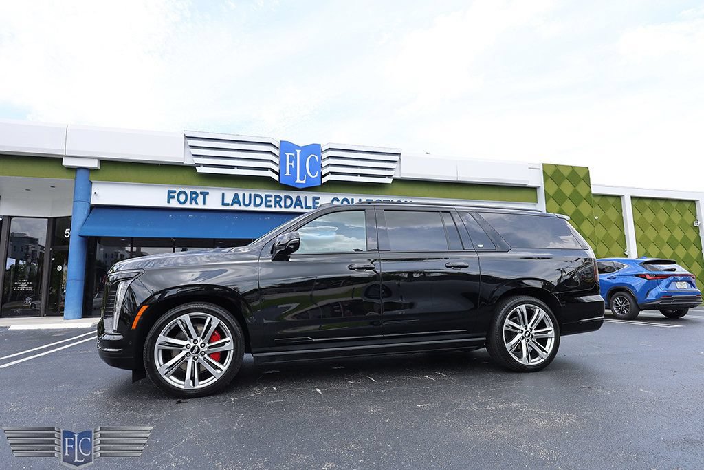 Used 2026 Cadillac Escalade ESV Platinum Sport AWD/4WD image 5
