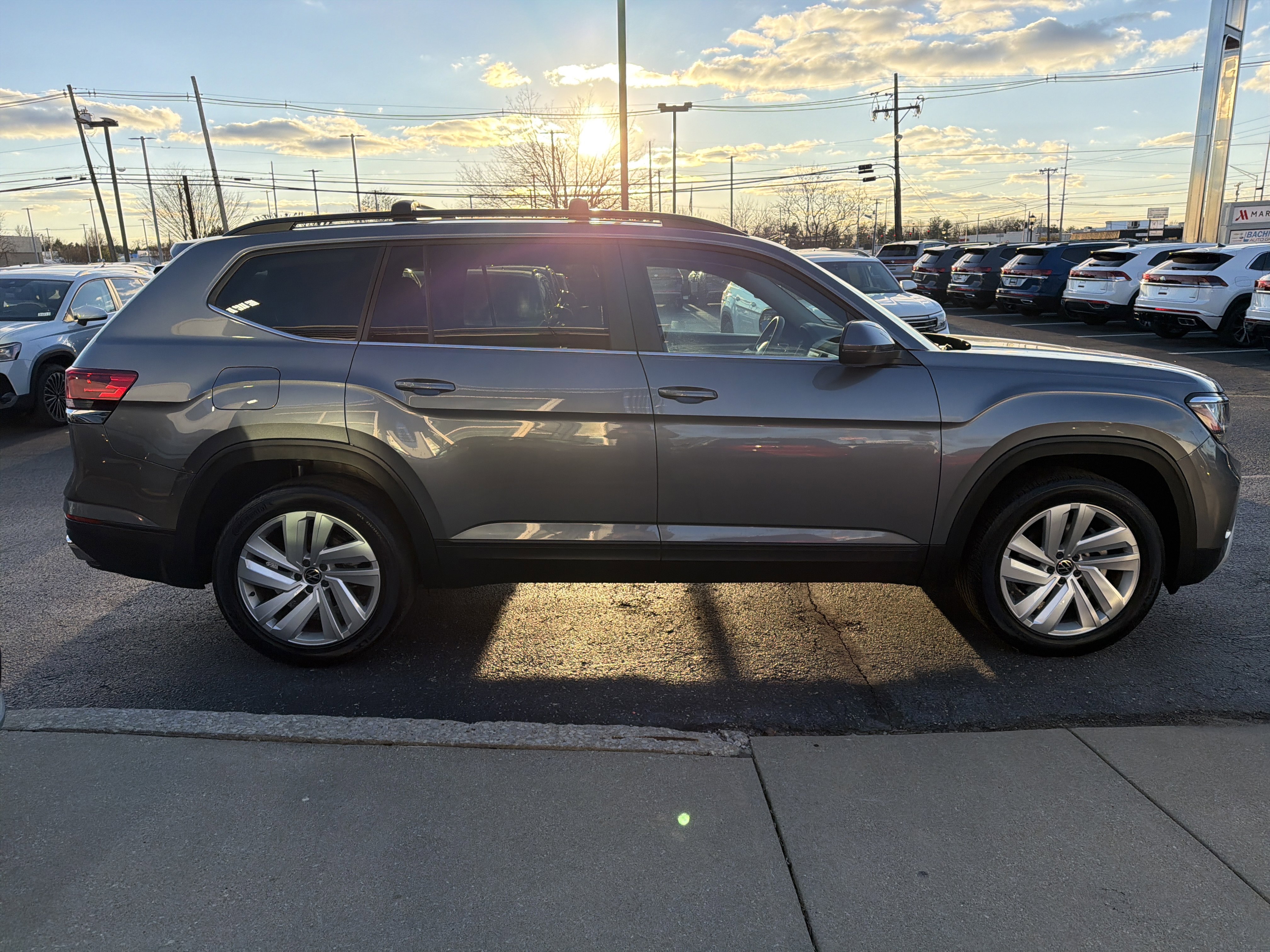 Used 2021 Volkswagen Atlas SE image 8