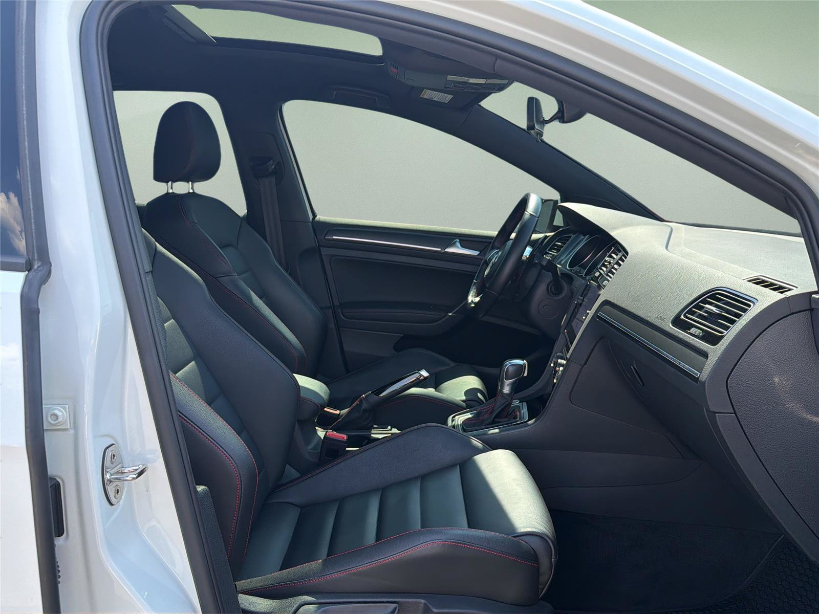 Used 2019 Volkswagen GTI Autobahn FWD image 13