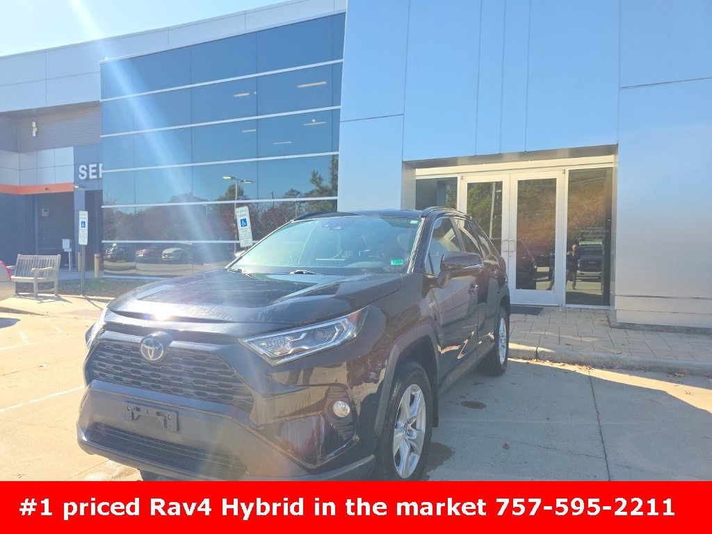 Used 2020 Toyota RAV4 XLE w/ All Weather Liner Package image 1