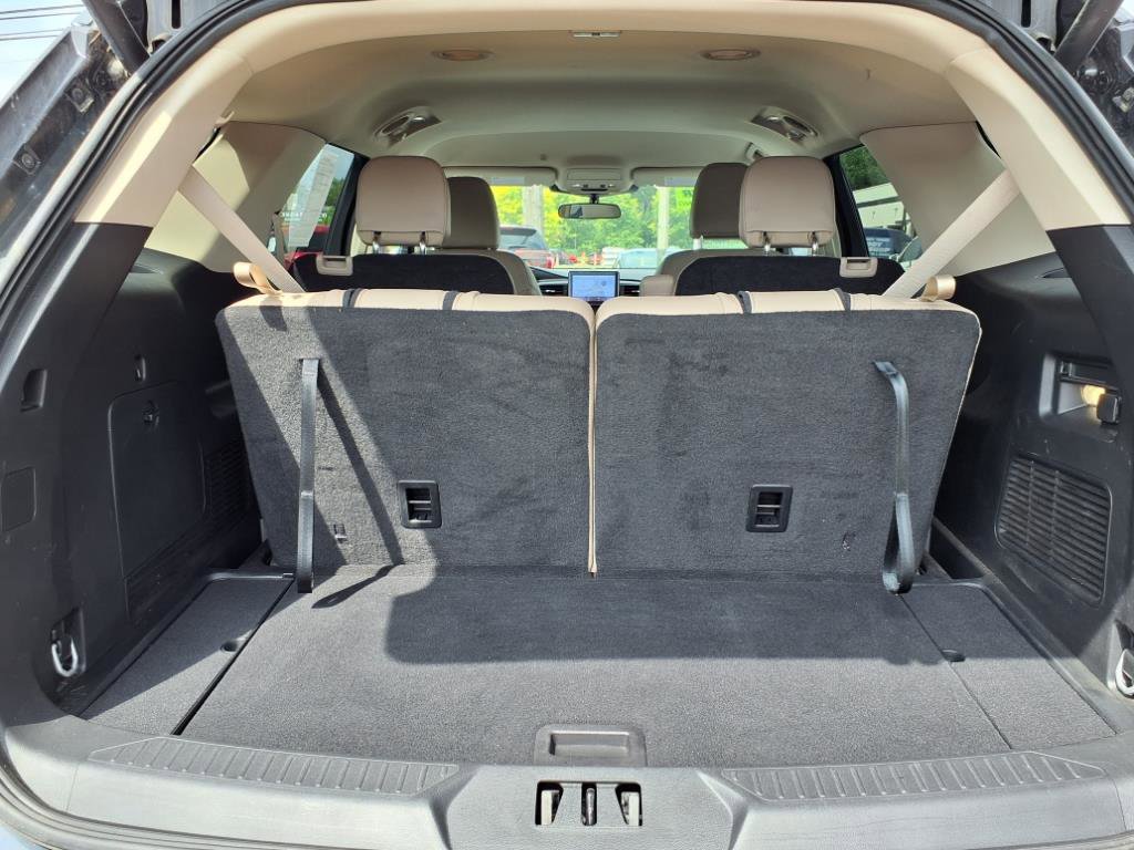 Certified 2023 Ford Explorer XLT w/ Equipment Group 202A image 21