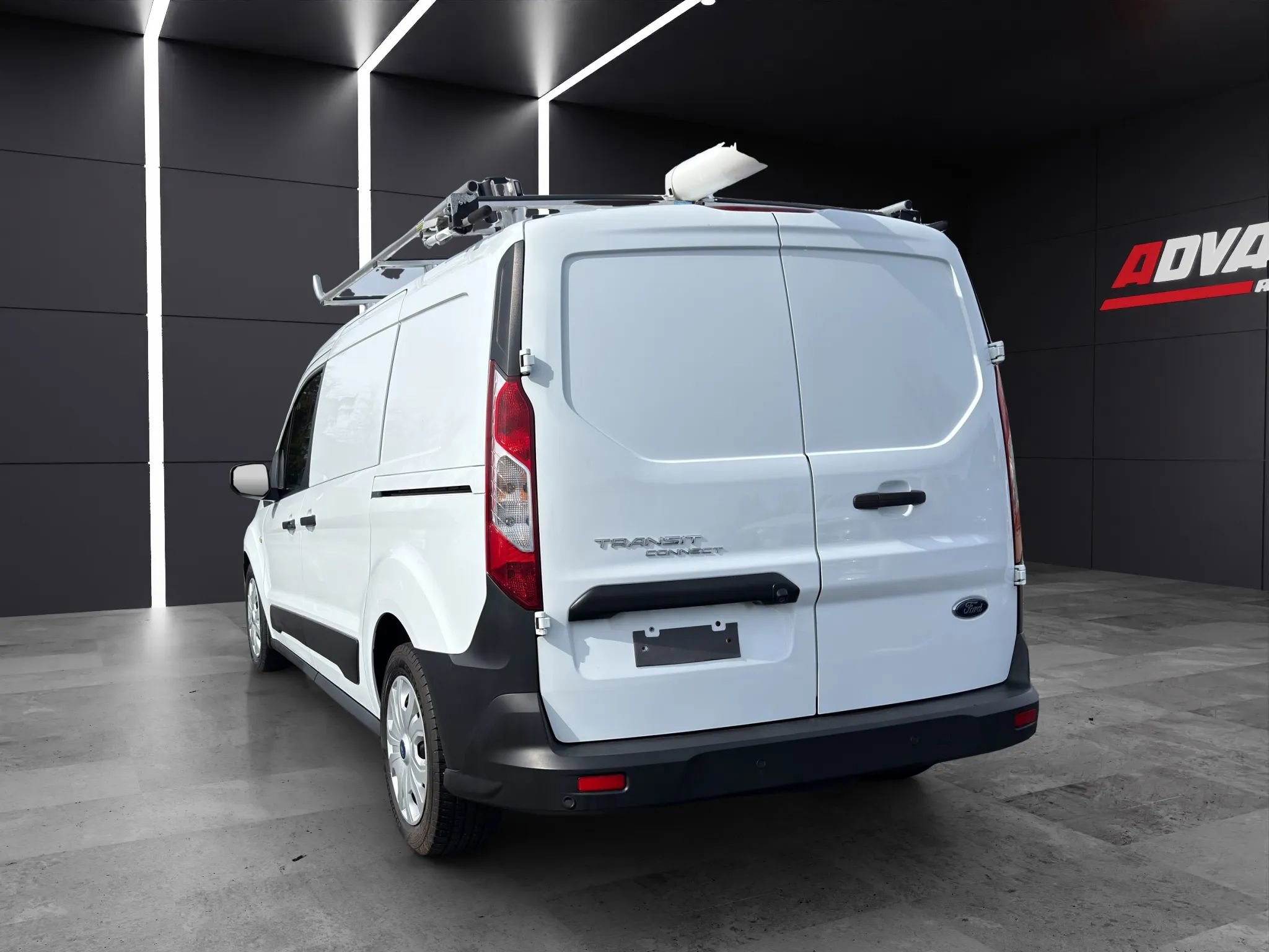 Used 2020 Ford Transit Connect XL image 4