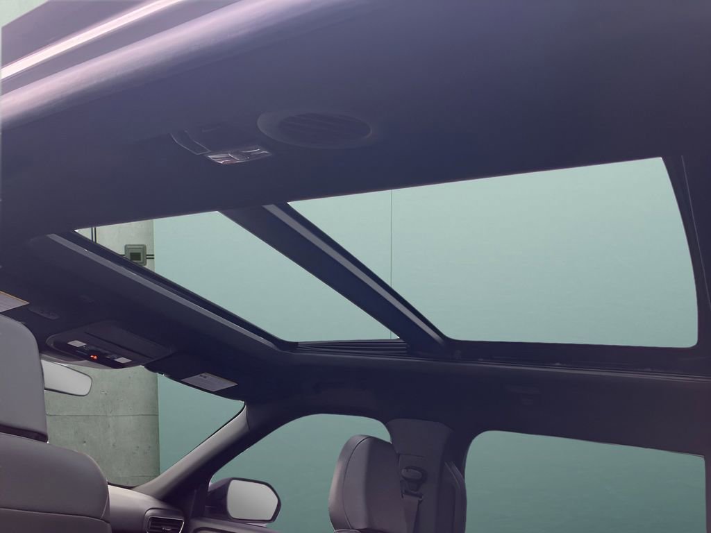 Used 2023 Ford Explorer ST w/ Equipment Group 401A AWD/4WD image 31