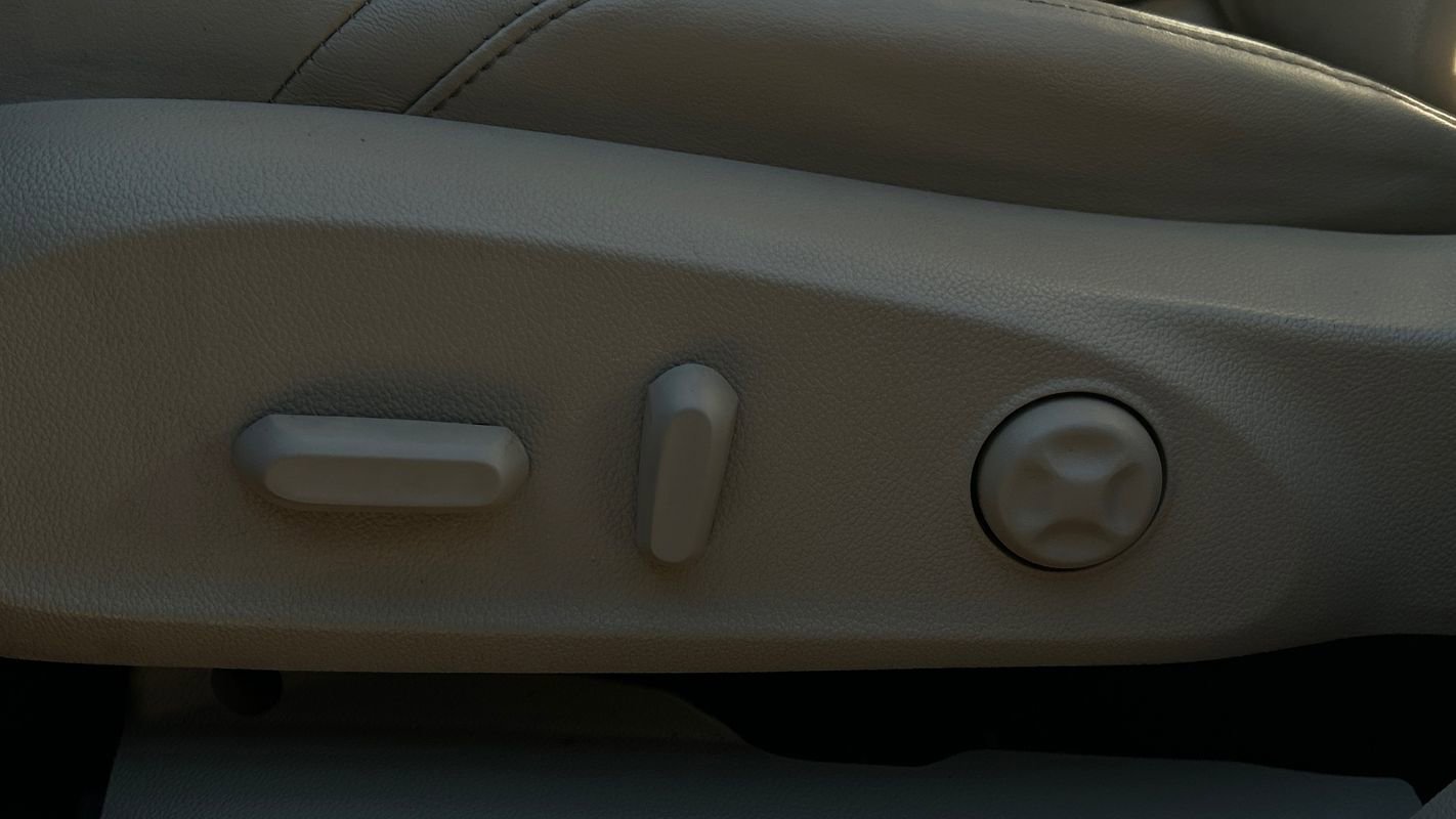 Used 2020 Buick Envision Essence image 37
