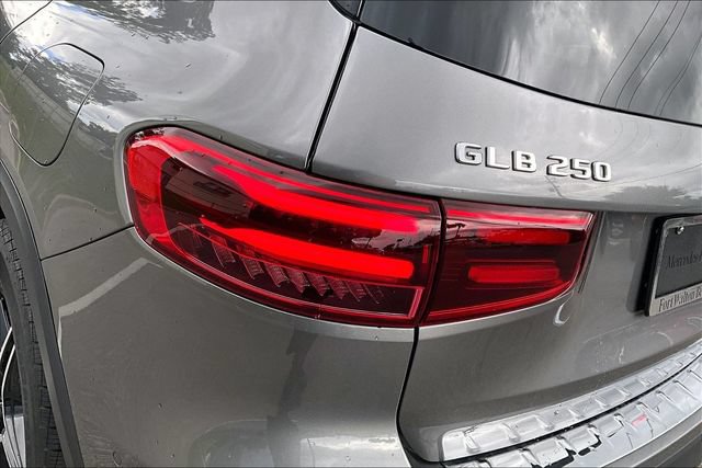 Used 2025 Mercedes-Benz GLB 250 image 14