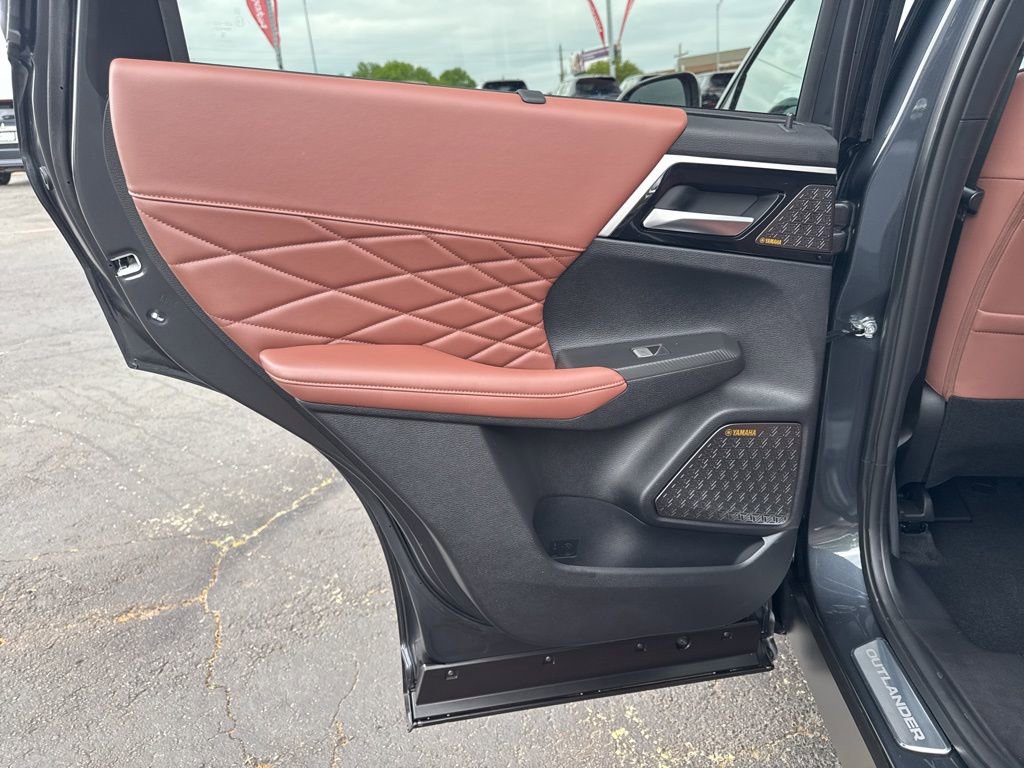 Used 2026 Mitsubishi Outlander SEL image 34