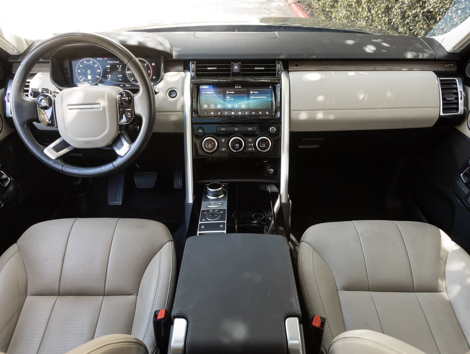 Used 2019 Land Rover Discovery HSE AWD/4WD image 12