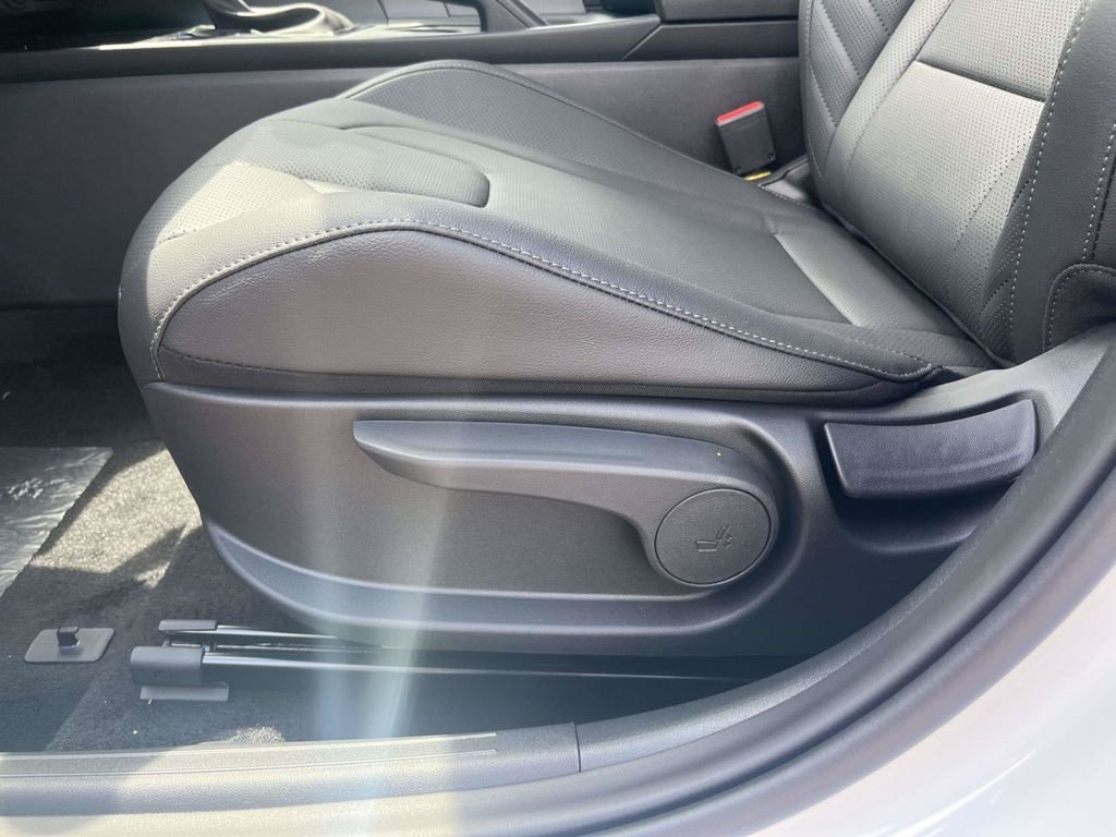 New 2026 Hyundai Elantra SEL Sport FWD image 16