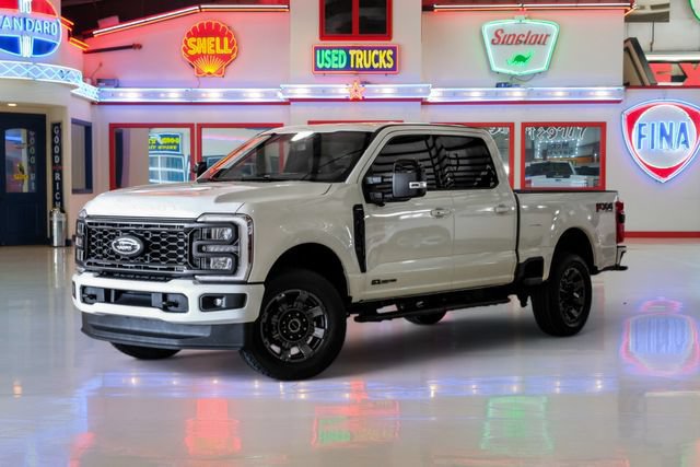 Used 2024 Ford F250 Lariat w/ Sport Appearance Package AWD/4WD image 2