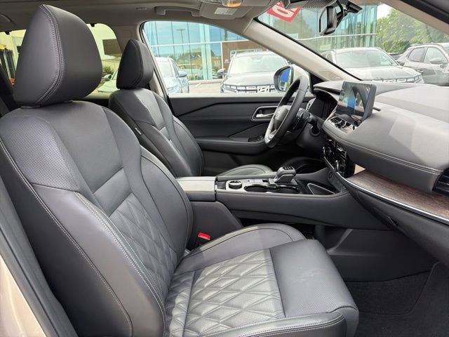 Used 2026 Nissan Rogue Platinum w/ Platinum Premium Package AWD/4WD image 31