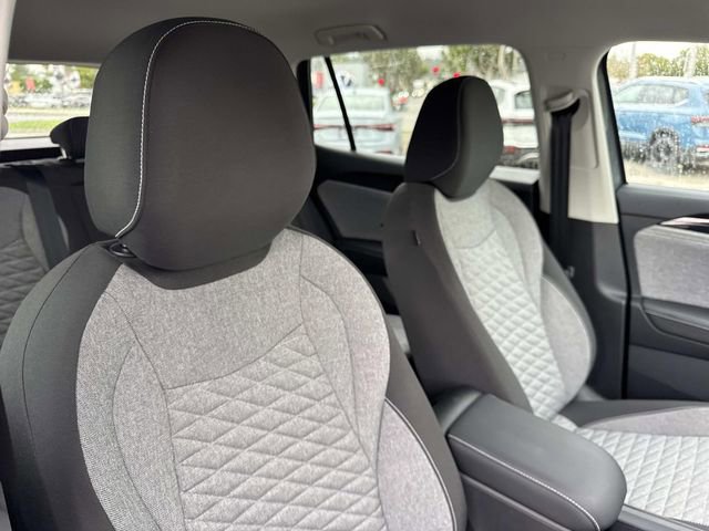 Used 2025 Volkswagen Tiguan S image 27