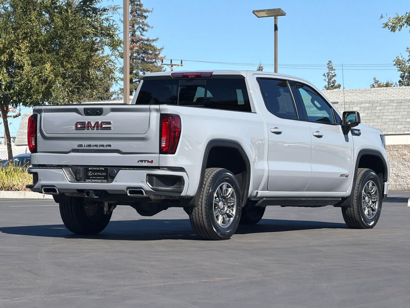 Used 2024 GMC Sierra 1500 AT4 w/ Technology Package AWD/4WD image 2