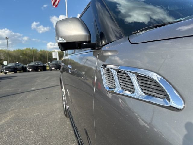 Used 2013 INFINITI QX56 4WD w/ Theater Pkg image 8