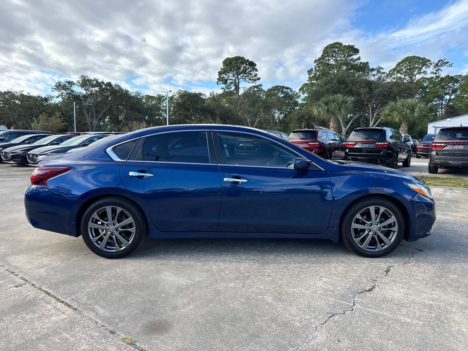 Used 2018 Nissan Altima 2.5 SR w/ SR Special Edition image 2