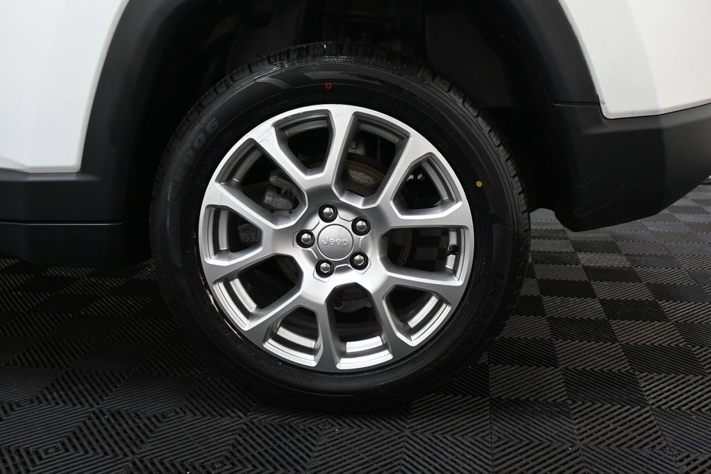 Used 2023 Jeep Compass Latitude image 36