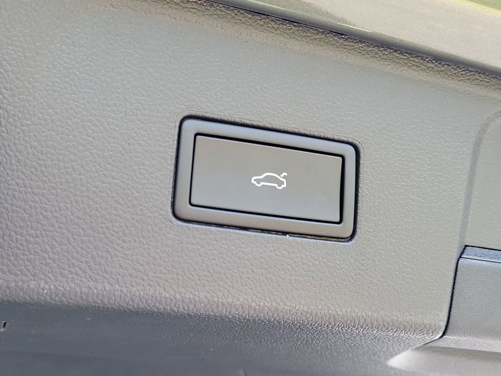 New 2026 Volkswagen Atlas SE FWD image 7