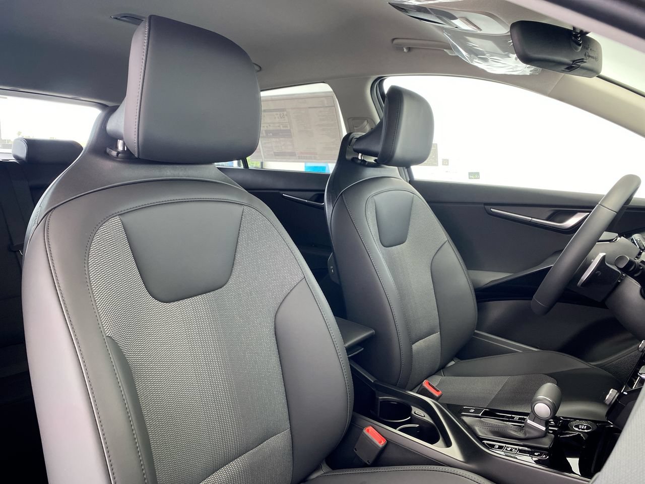New 2026 Kia Niro EX FWD image 31