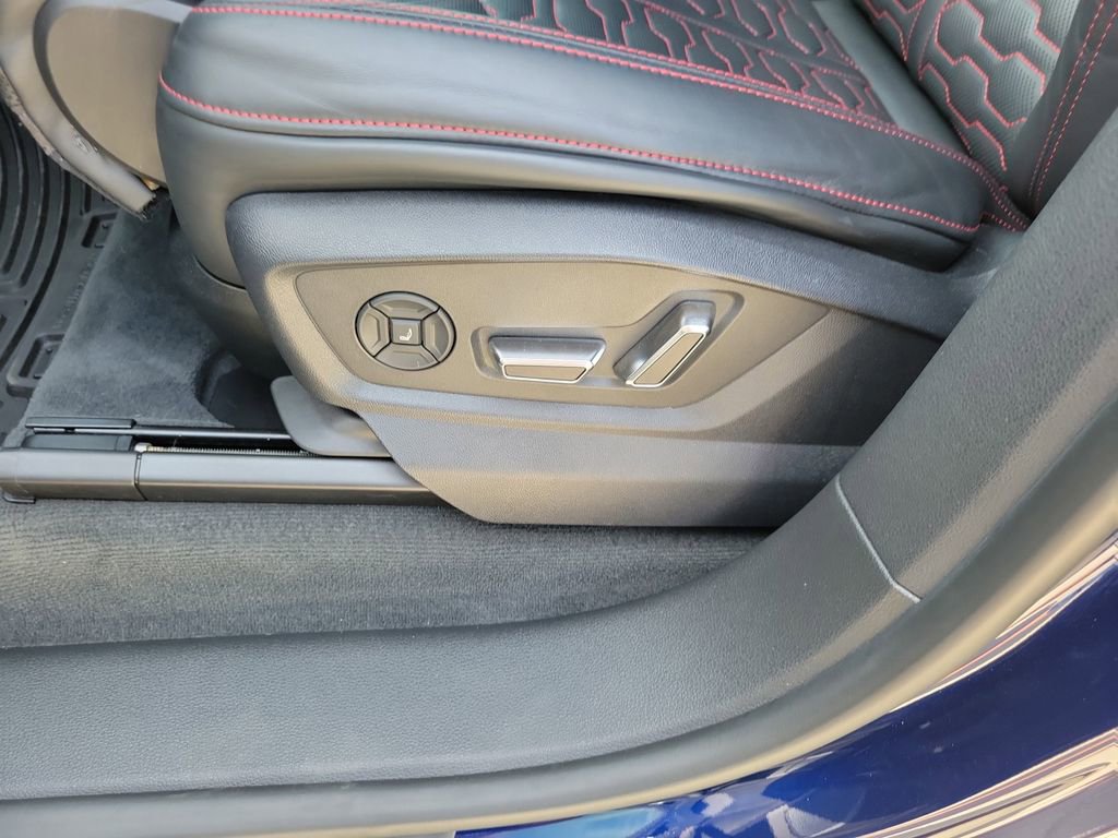 Used 2022 Audi RS Q8 image 11