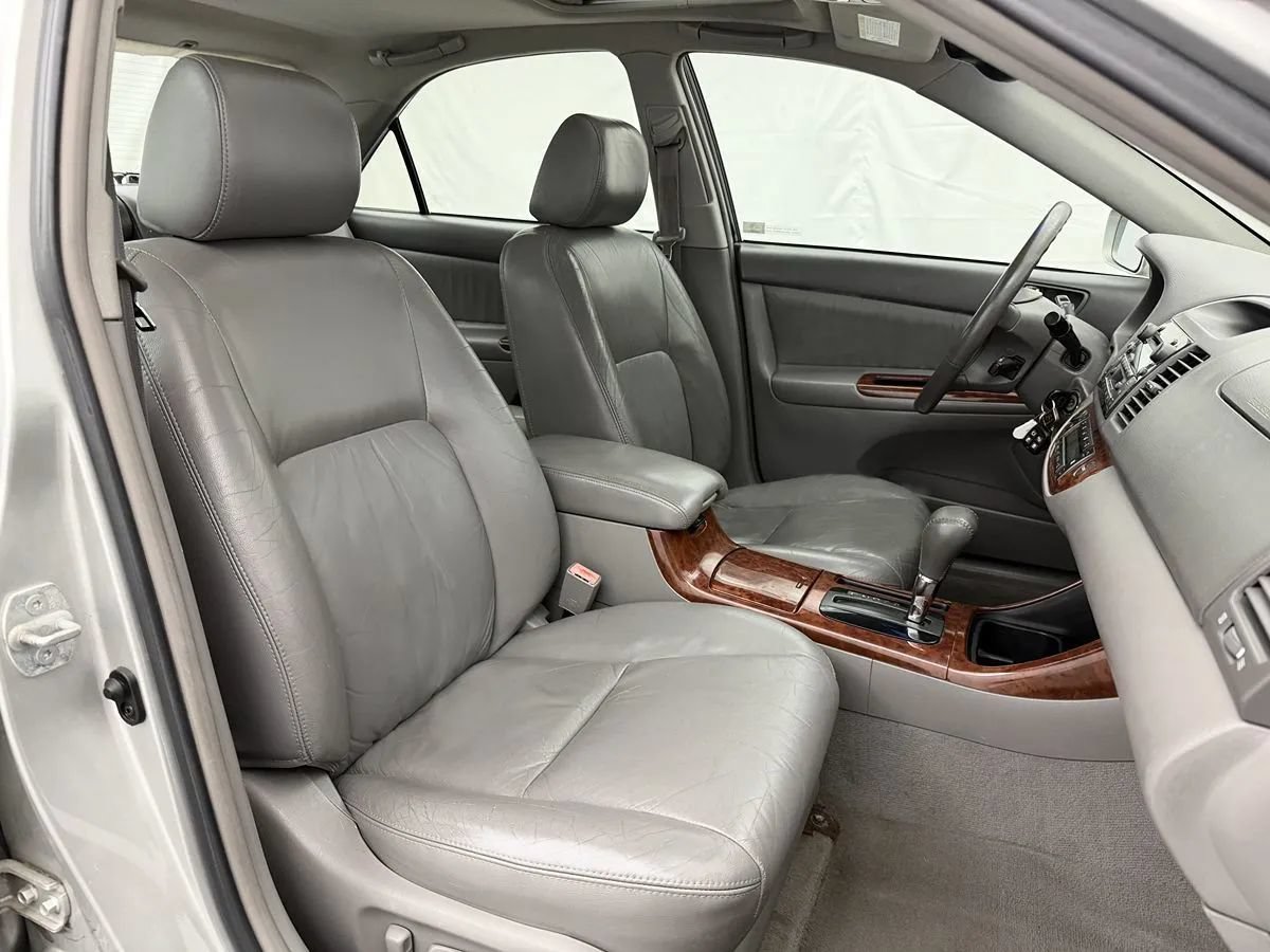 Used 2002 Toyota Camry LE FWD image 17