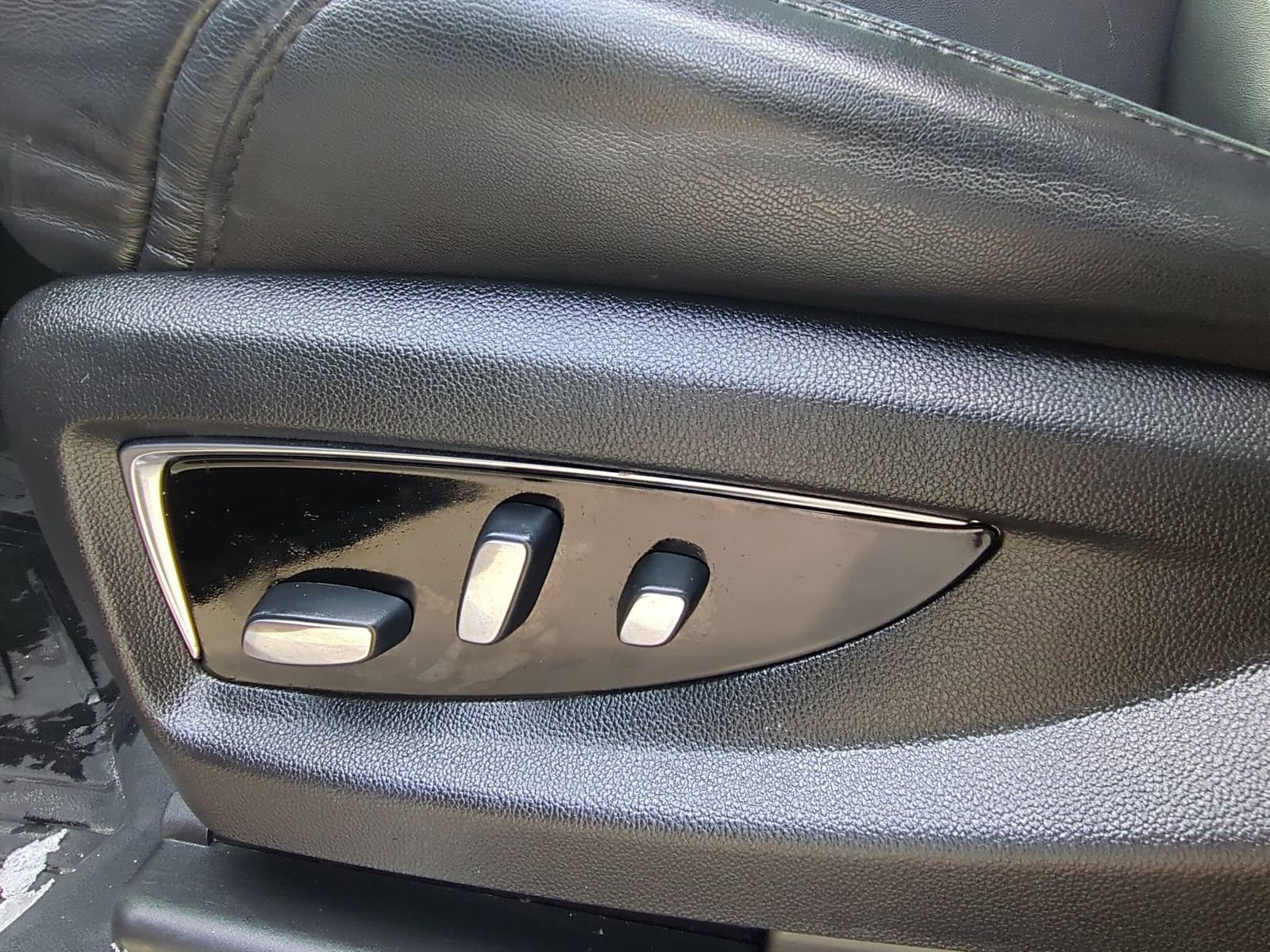 Used 2019 Cadillac Escalade ESV Luxury image 22