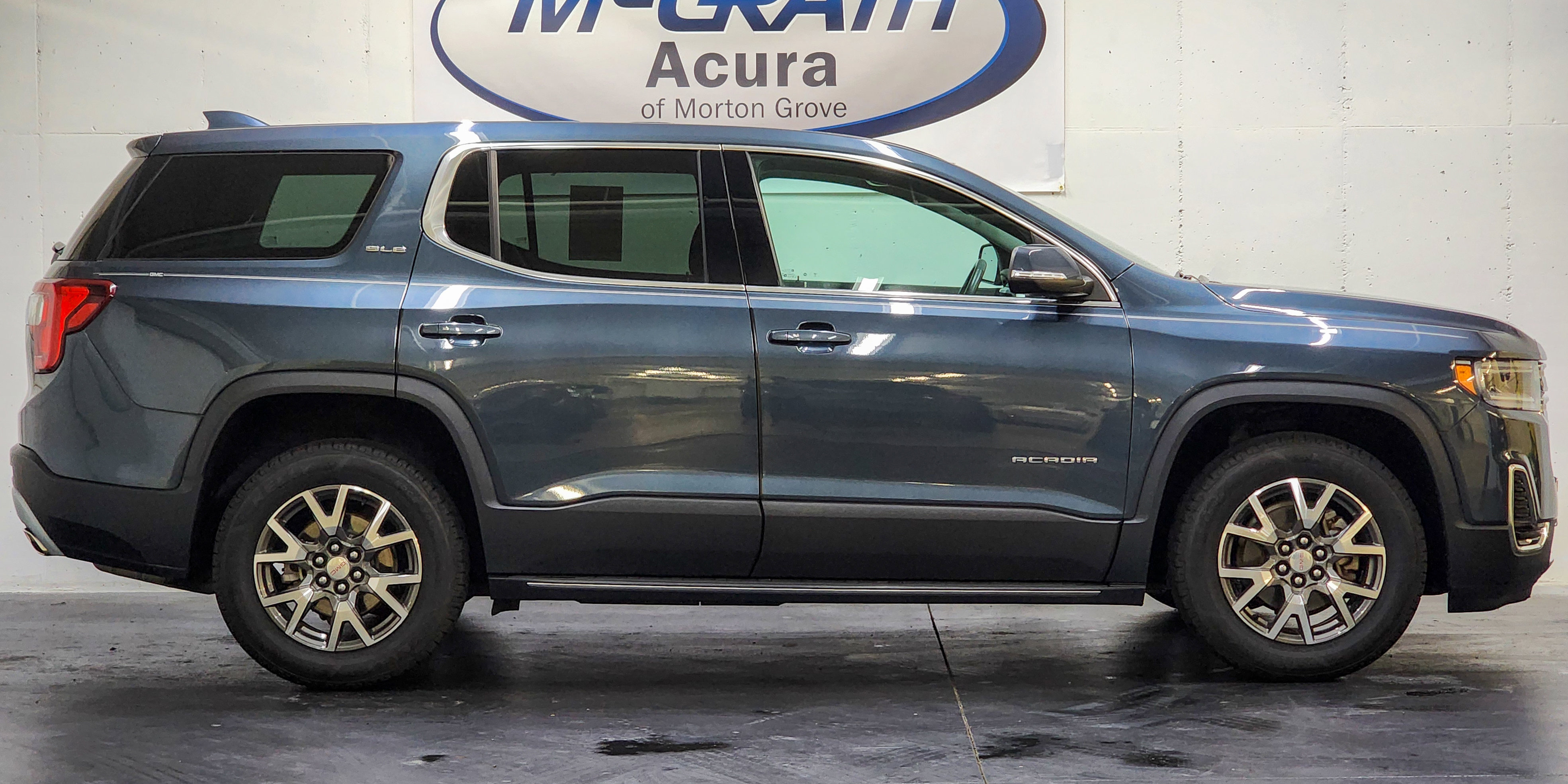 Used 2020 GMC Acadia SLE image 3
