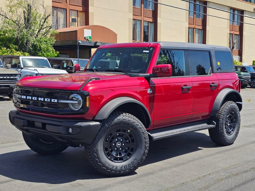 New 2026 Ford Bronco Outer Banks w/ Sasquatch Package AWD/4WD image 1