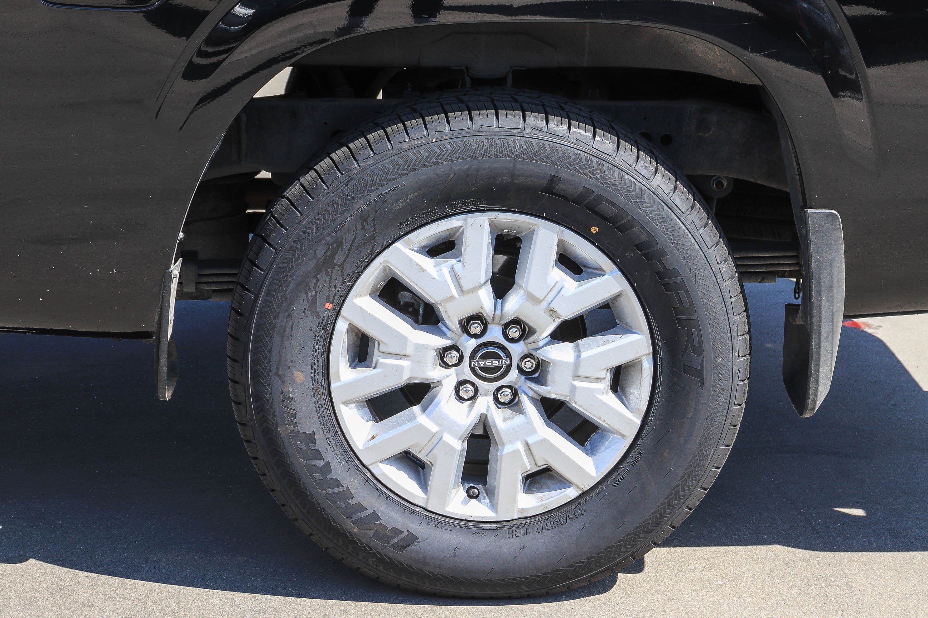 Used 2022 Nissan Frontier SV w/ Technology Package RWD image 12