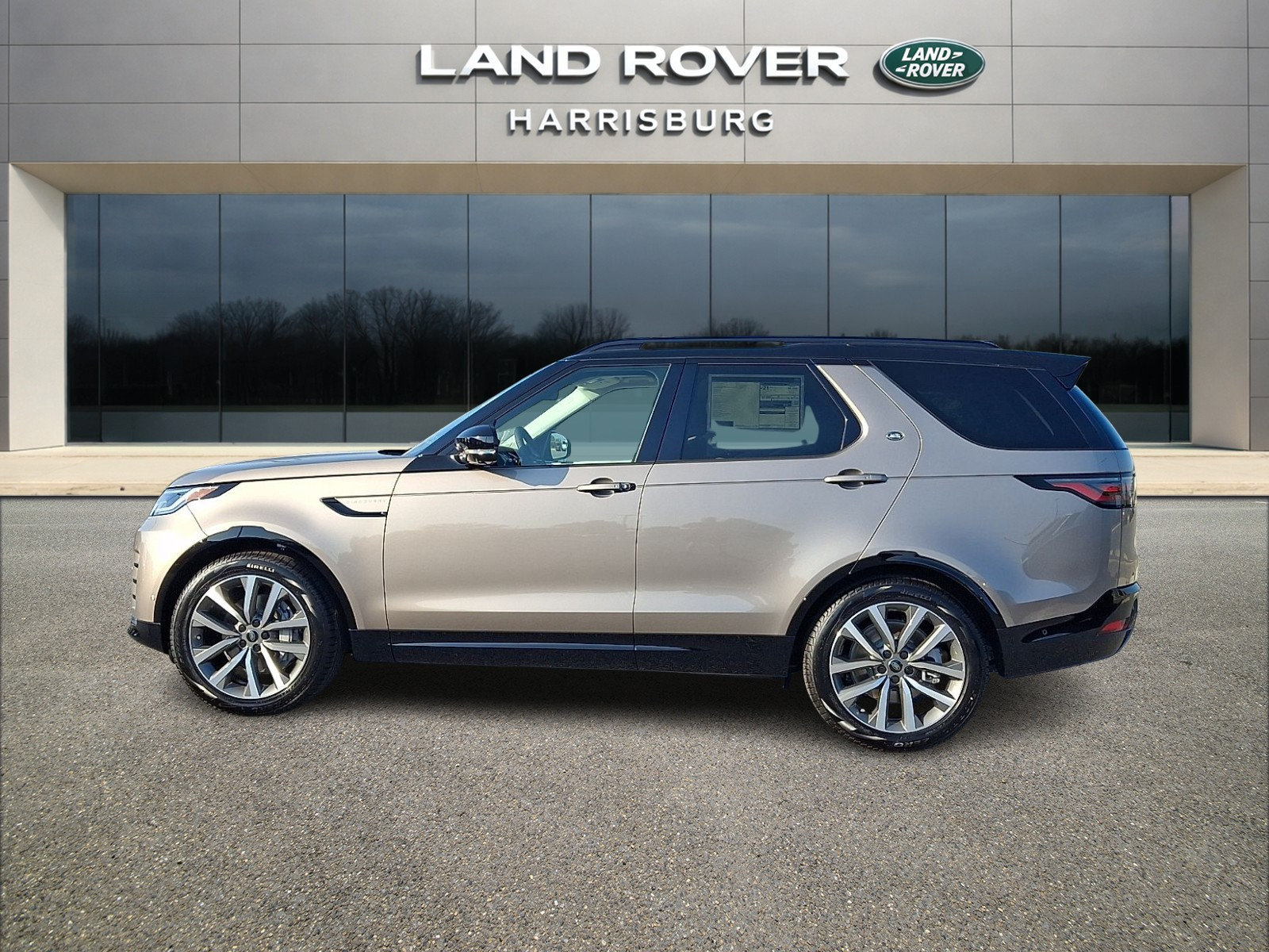 New 2026 Land Rover Discovery Dynamic SE AWD/4WD image 2