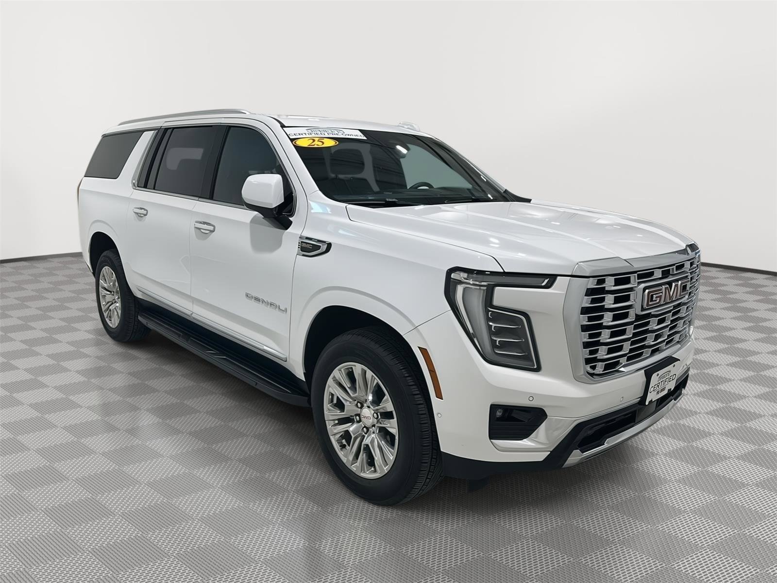 Used 2025 GMC Yukon XL Denali AWD/4WD image 7