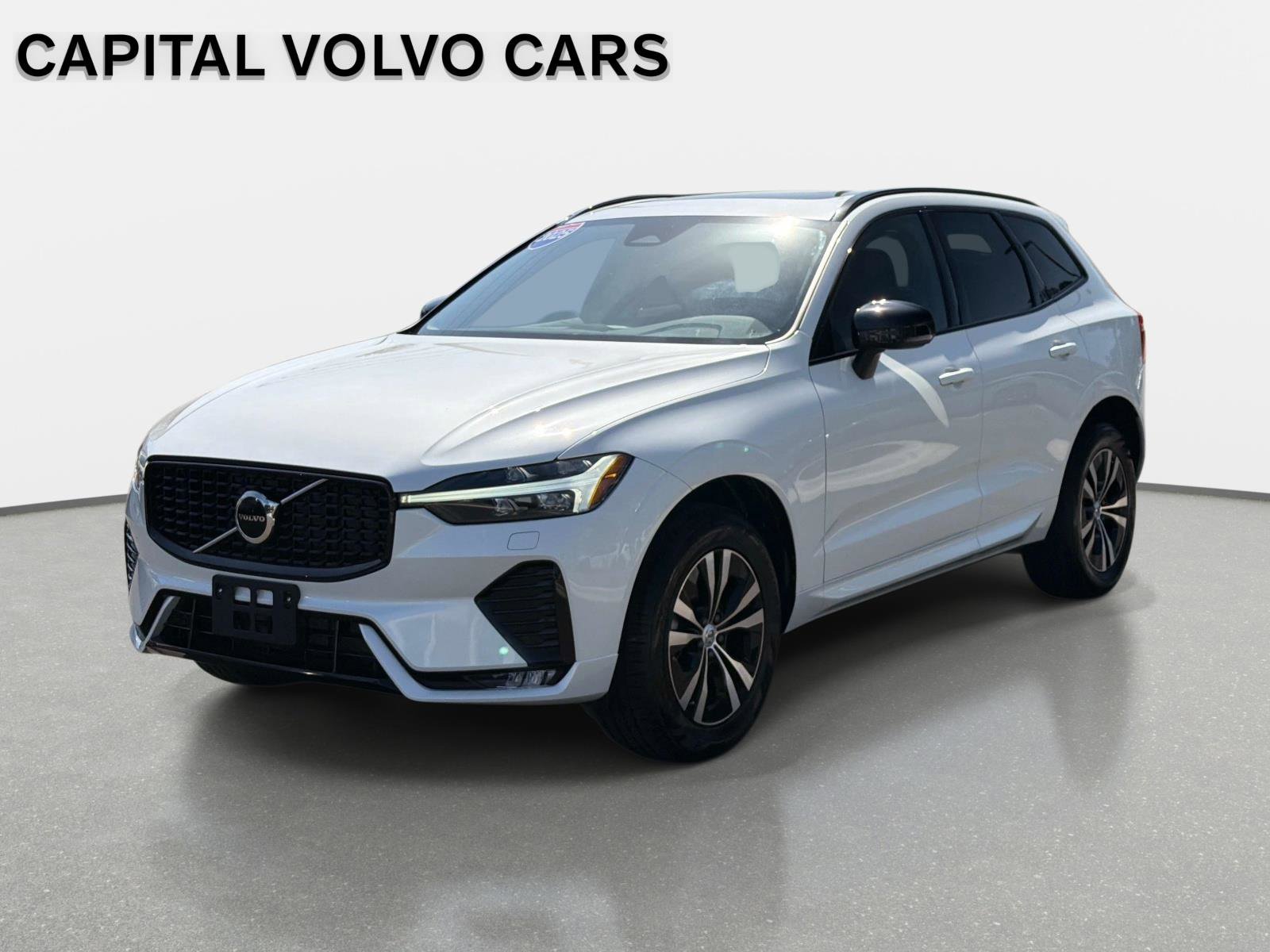 Certified 2025 Volvo XC60 B5 Core image 1