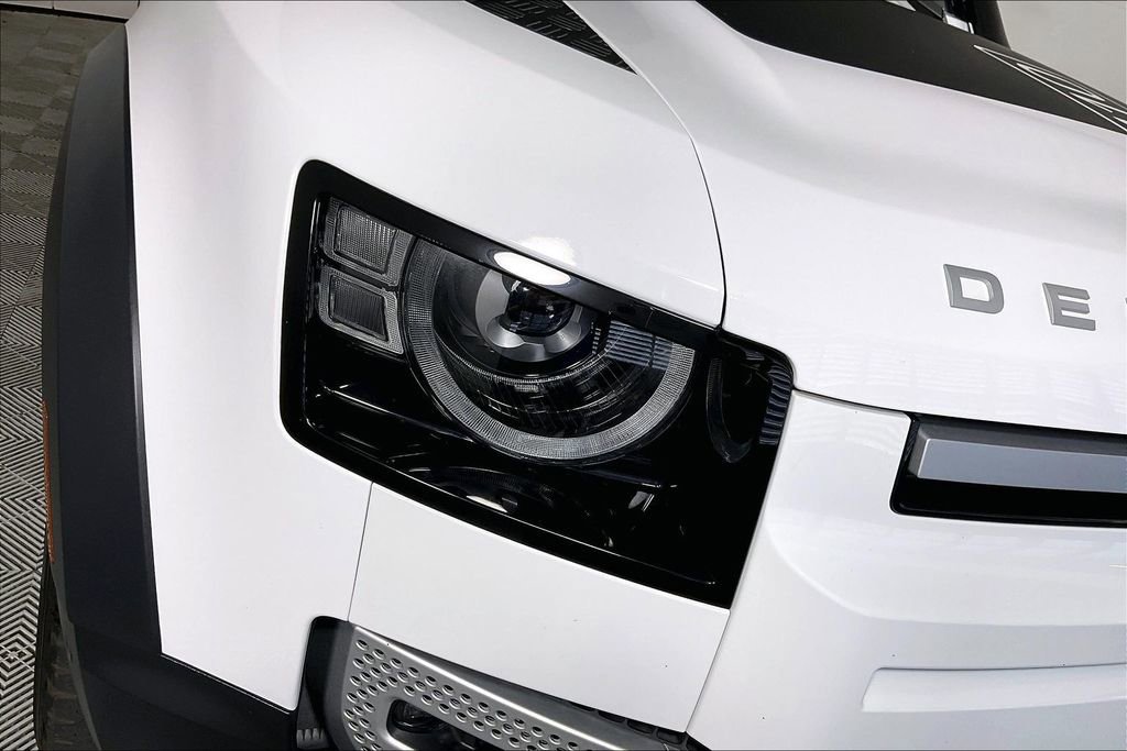 Used 2024 Land Rover Defender 110 S image 27