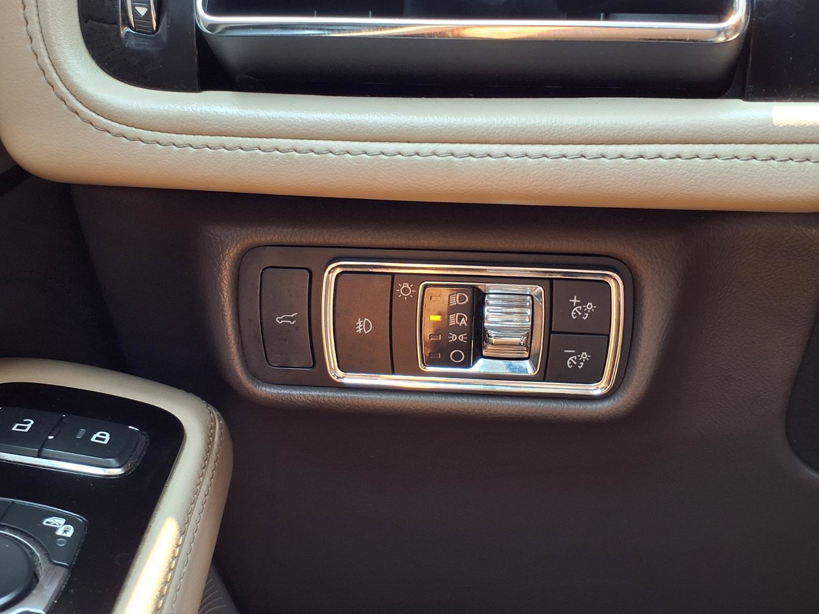 Used 2020 Lincoln Aviator Reserve w/ Equipment Group 202A AWD/4WD image 9