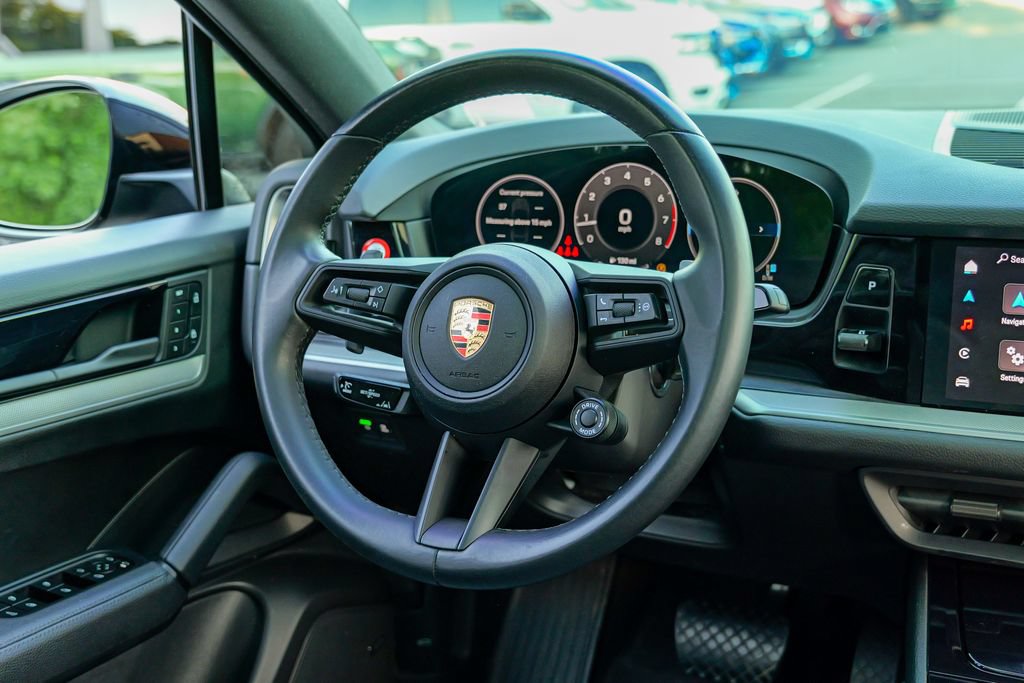 Used 2024 Porsche Cayenne Coupe AWD/4WD image 42