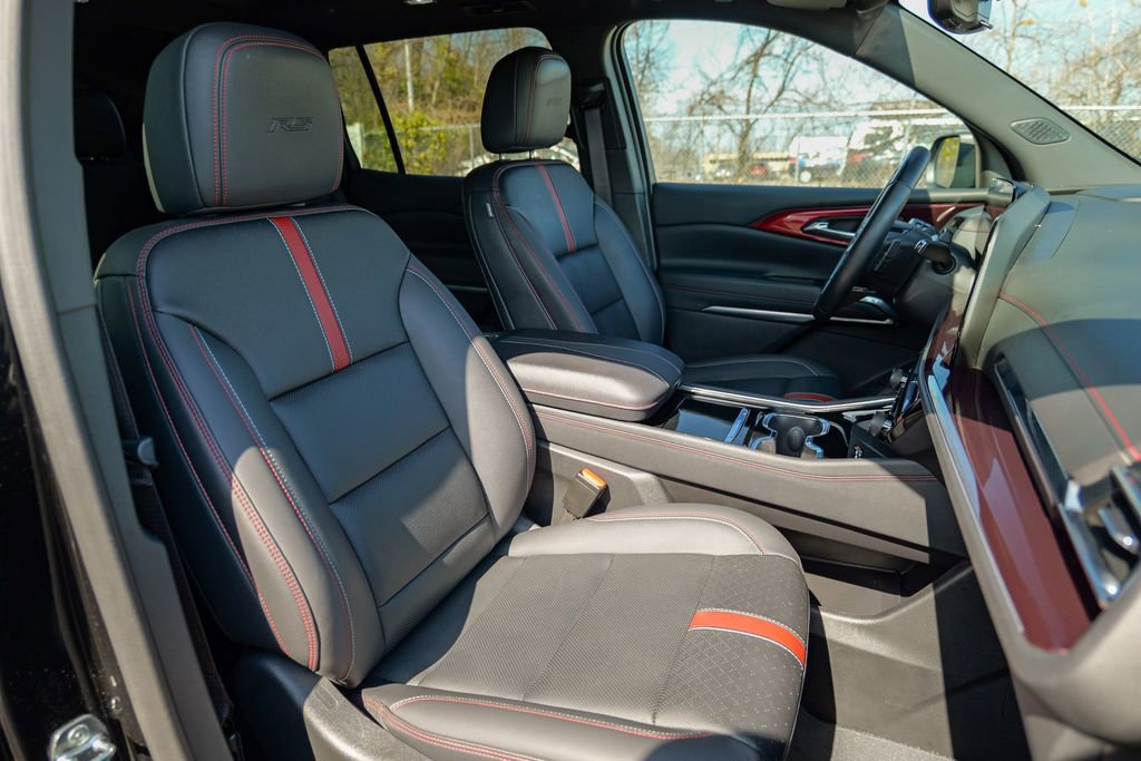 Used 2024 Chevrolet Traverse RS w/ LPO, Floor Liner Package image 40